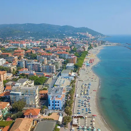 Apartment Gabri By The Sea With Balcony And Shared Garden - Happy