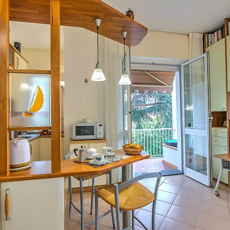 Apartment Gabri By The Sea With Balcony And Shared Garden - Happy Diano Marina