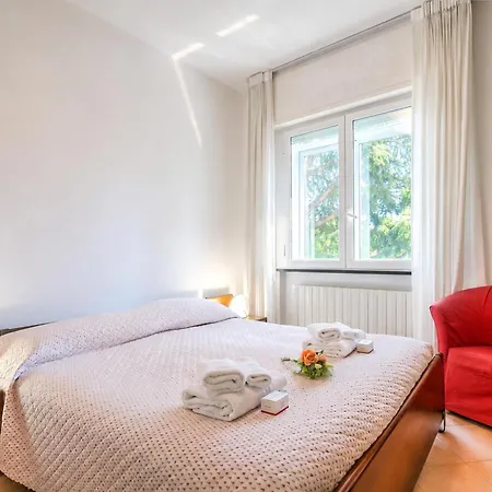 Gabri By The Sea With Balcony And Shared Garden - Happy Apartment *