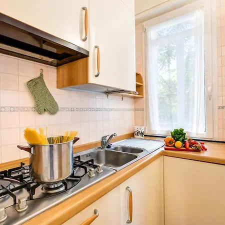 Gabri By The Sea With Balcony And Shared Garden - Happy Apartment *