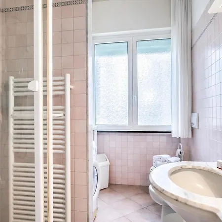 Gabri By The Sea With Balcony And Shared Garden - Happy Apartment Diano Marina