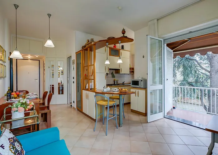 Dm - Gabri By The Sea - Happy